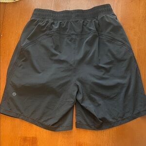 Lululemon Men’s Athletic Shorts with Liner Dark Charcoal Gray Small LIKE NEW